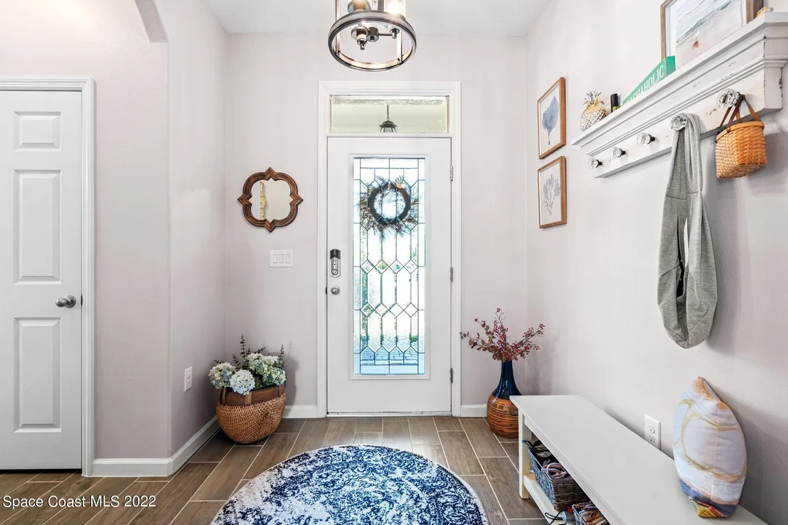 Photo of 982 Peta Way