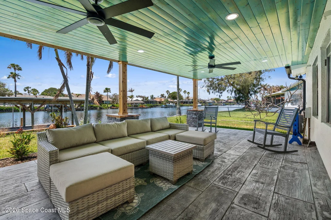 Photo of 213 River Road