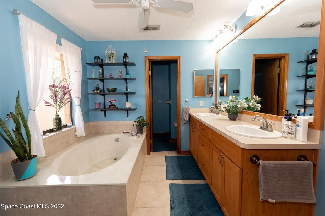 Photo of 525 Sawgrass Circle