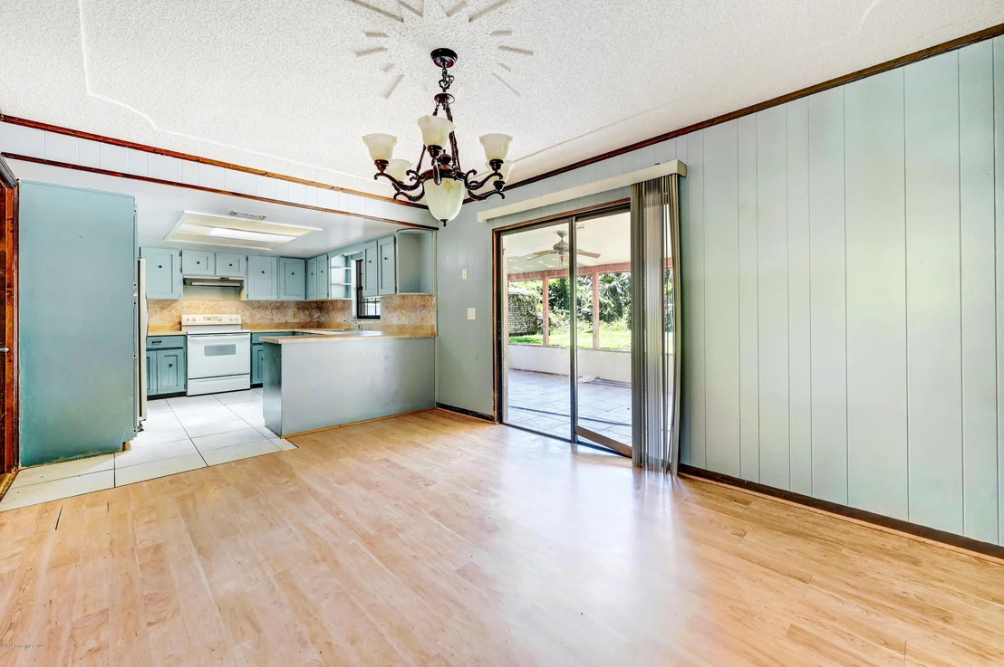 Photo of 6050 Mangrove Street