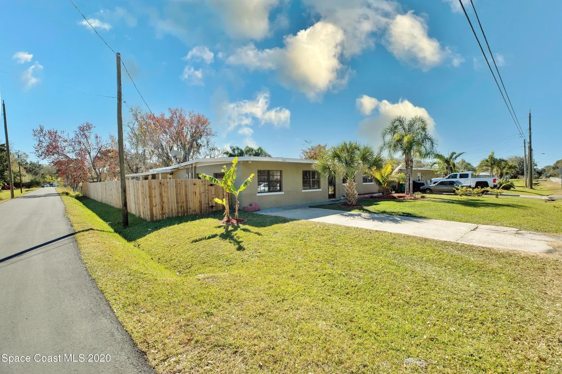 Photo of 1889 Trimble Road