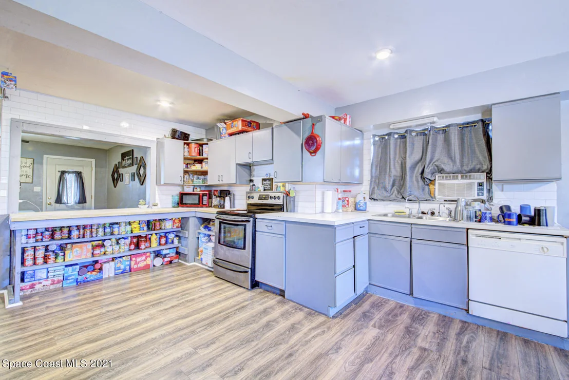 Photo of 1213 Vassar Lane