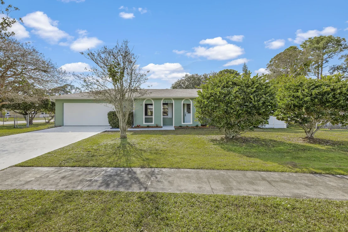 Photo of 221 Haven Drive