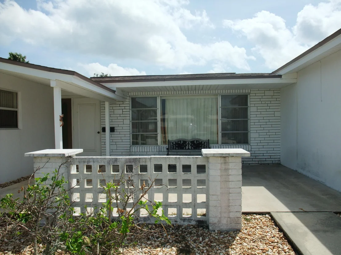 Photo of 484 Penguin Drive