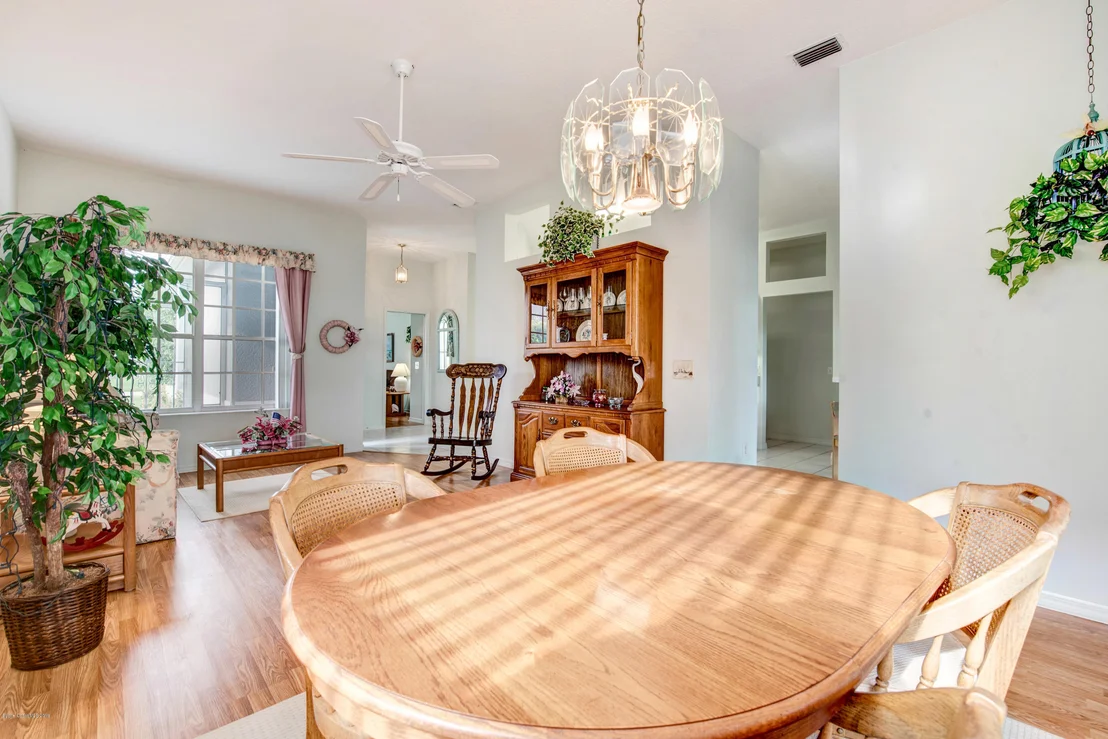 Photo of 2573 Addington Circle