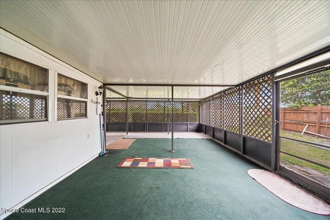 Photo of 926 Glenmore Circle