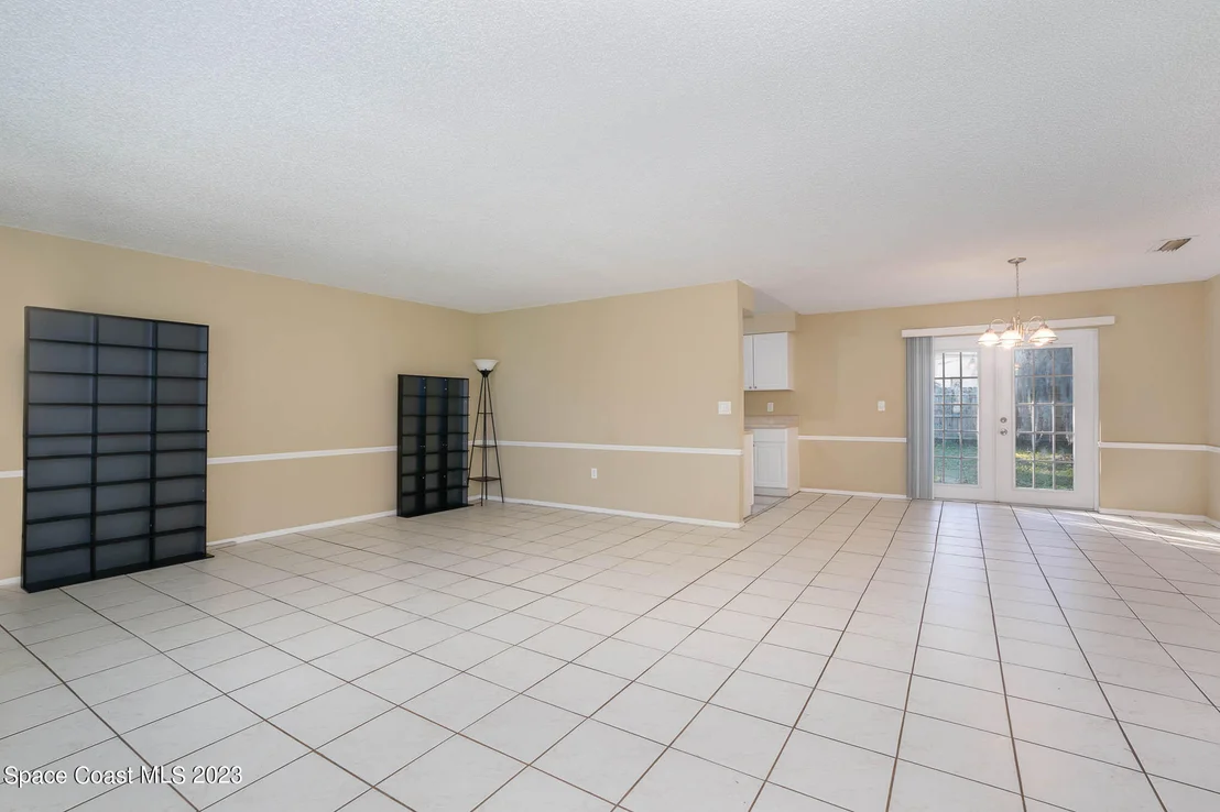 Photo of 2445 Victor Road