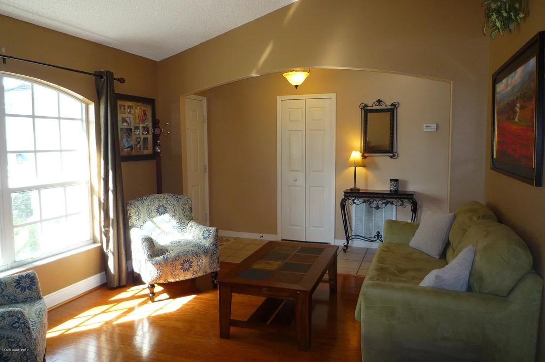 Photo of 1435 Hill Avenue