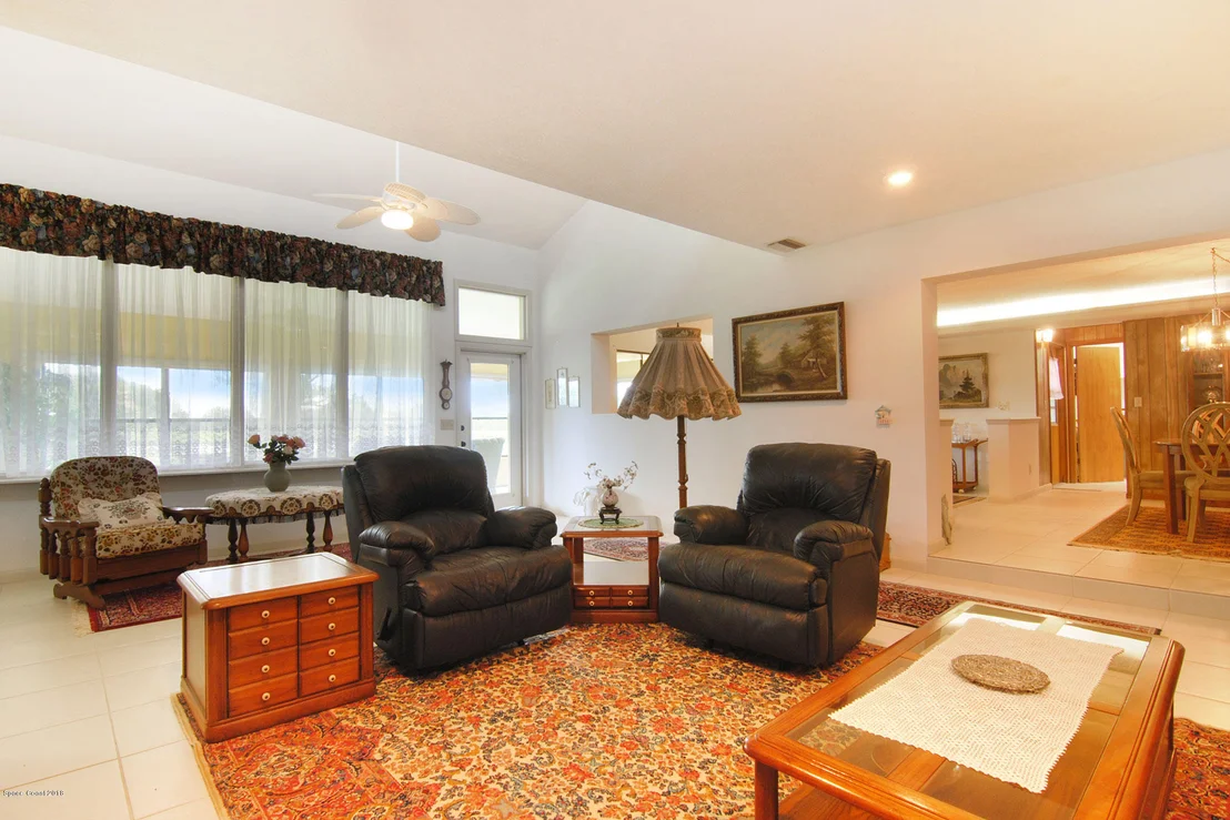Photo of 965 Long Meadow Lane