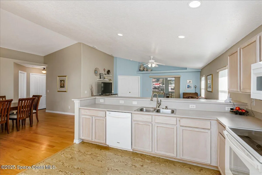 Photo of 1007 Pine Creek Circle NE