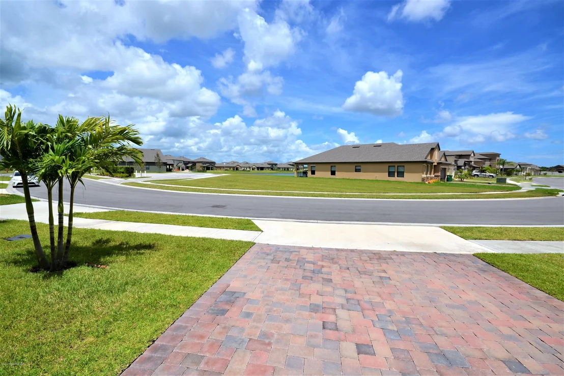 Photo of 960 Fiddleleaf Circle