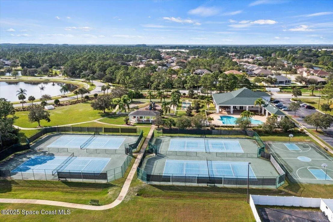Photo of 2100 Windbrook Drive SE
