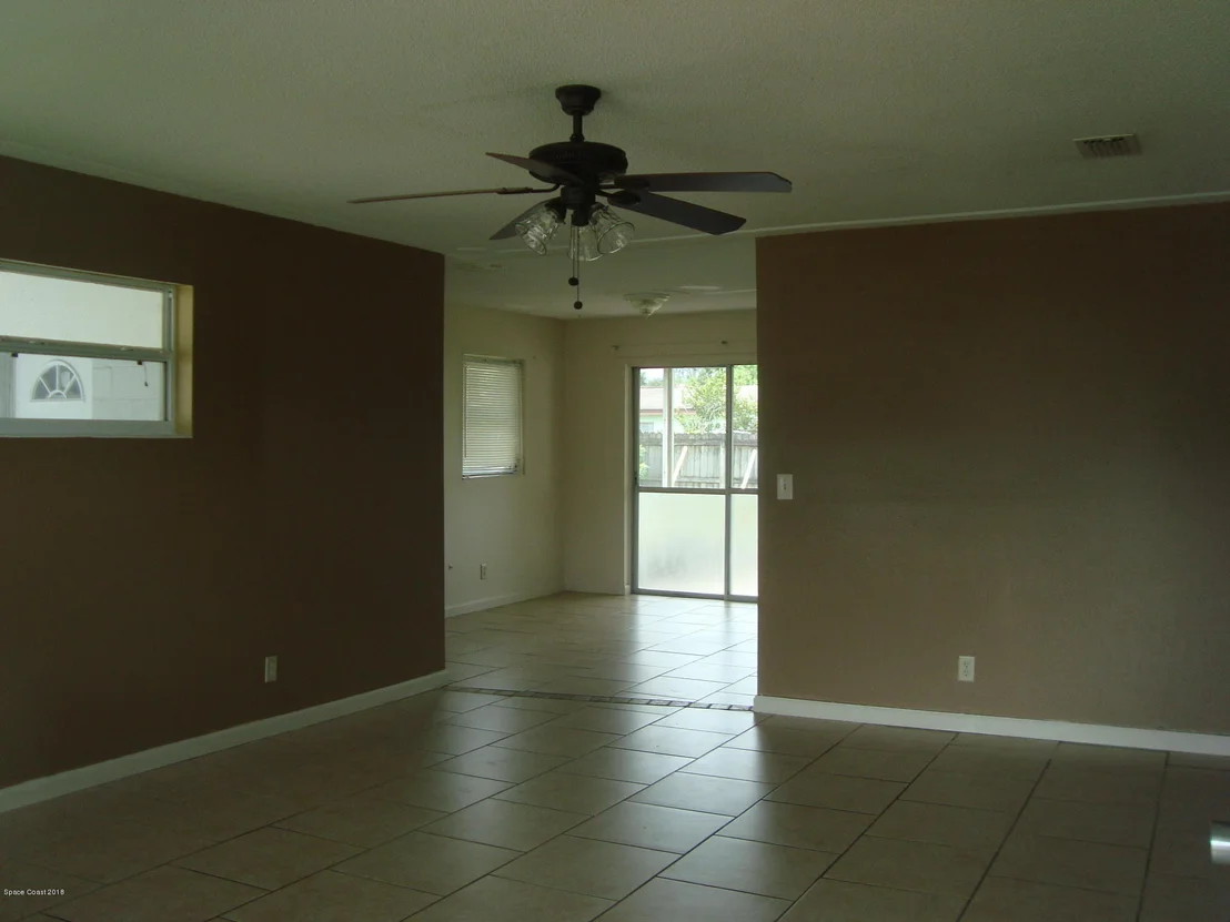 Photo of 2489 Dianne Drive