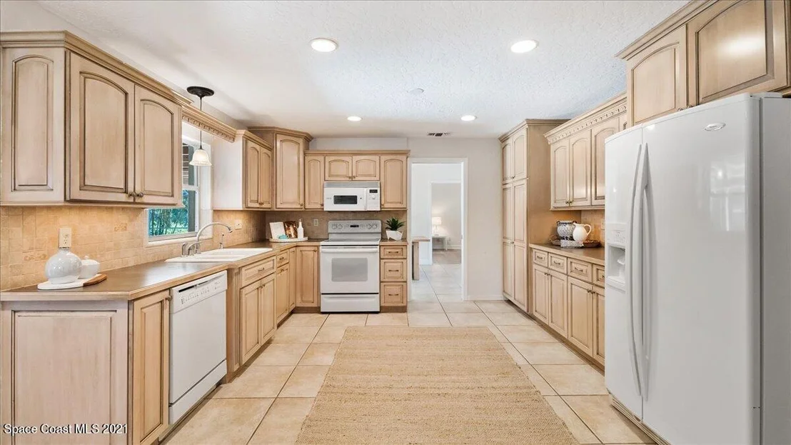 Photo of 528 Solitaire Palm Drive