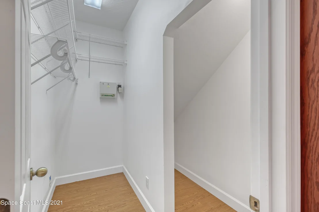 Photo of 457 Cardinal Drive