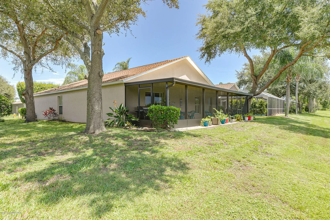 Photo of 877 Villa Drive