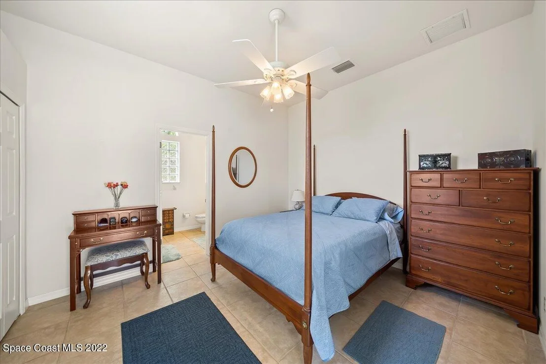 Photo of 4523 Long Lake Road