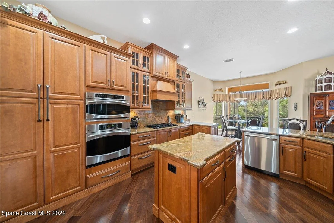 Photo of 937 Palm Brook Drive