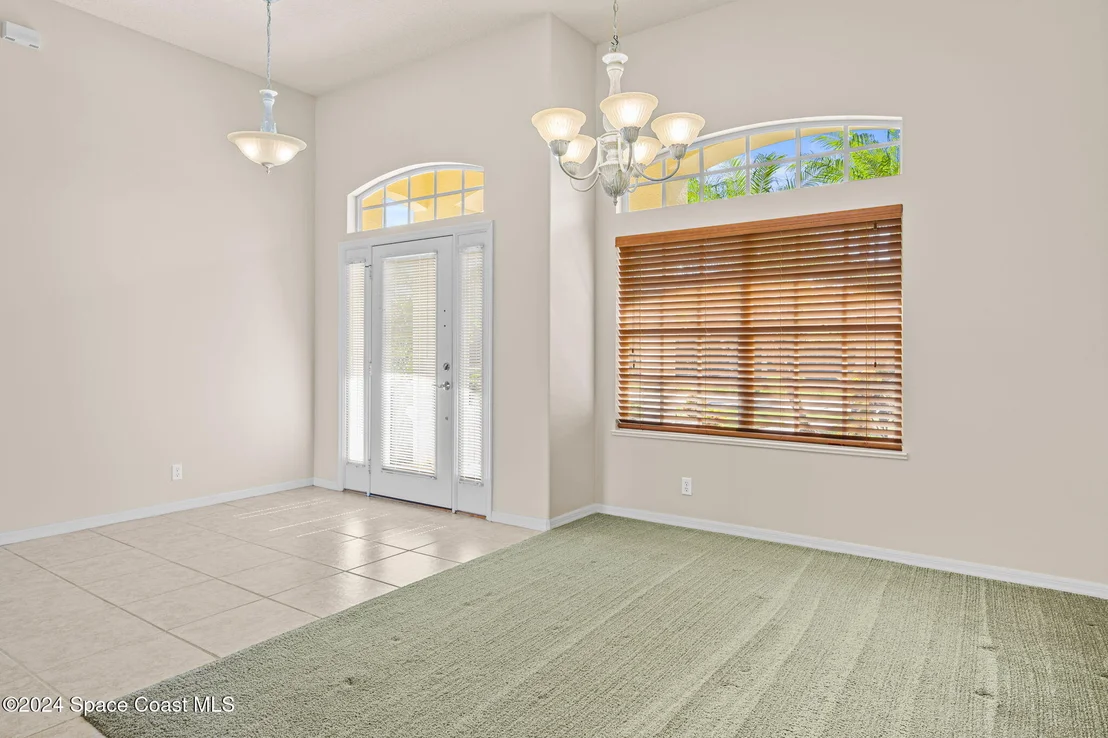 Photo of 930 Starling Way