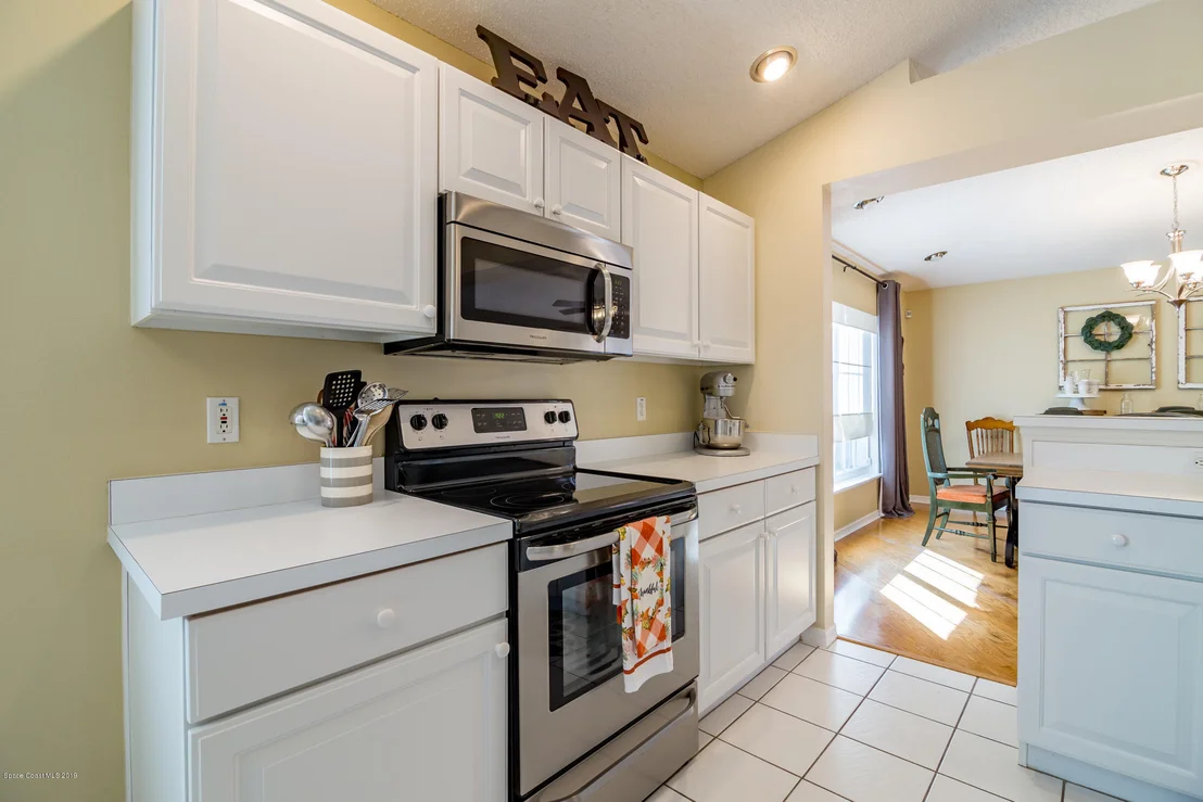 Photo of 1174 White Oak Circle