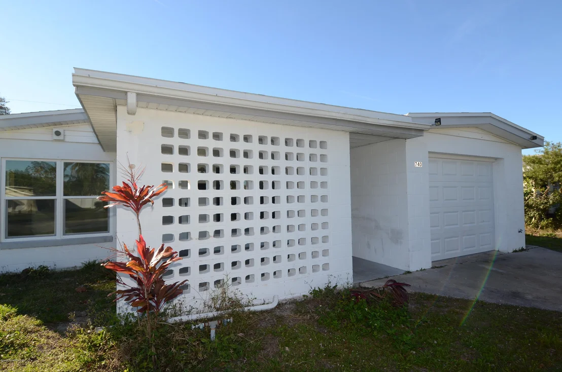 Photo of 740 Teak Drive