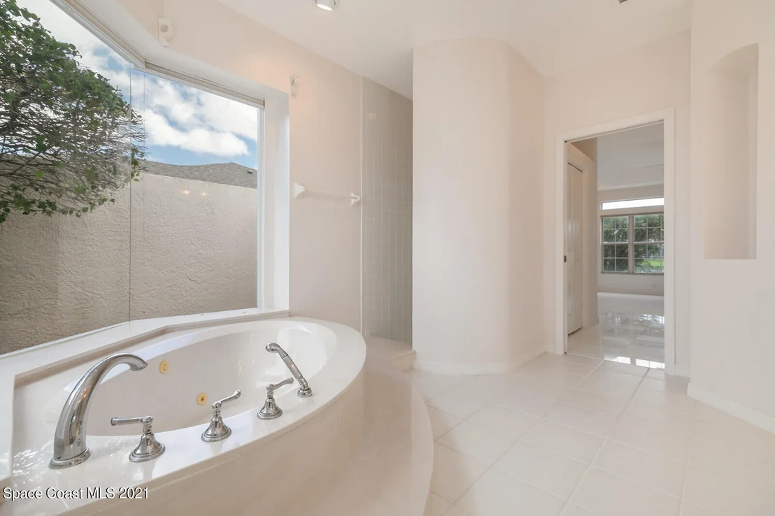 Photo of 476 Kimberly Drive