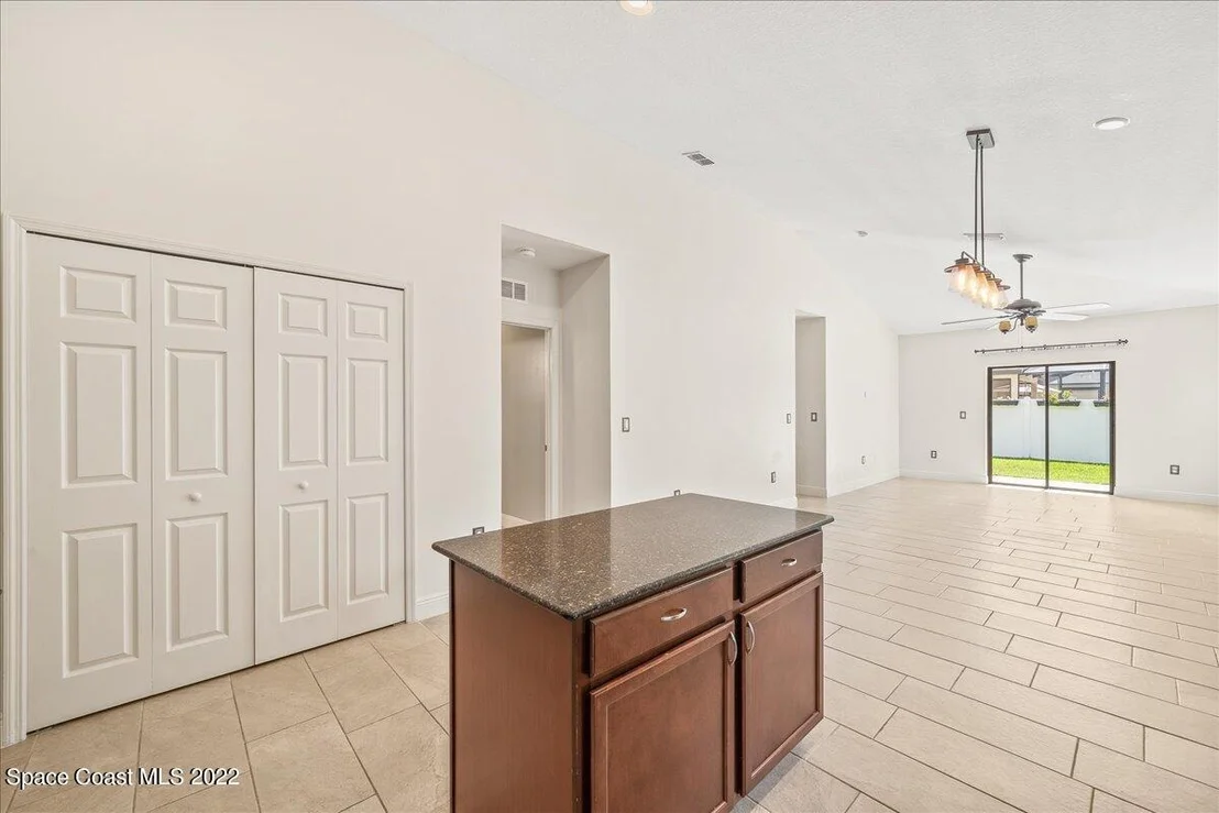 Photo of 1003 Hailey Street
