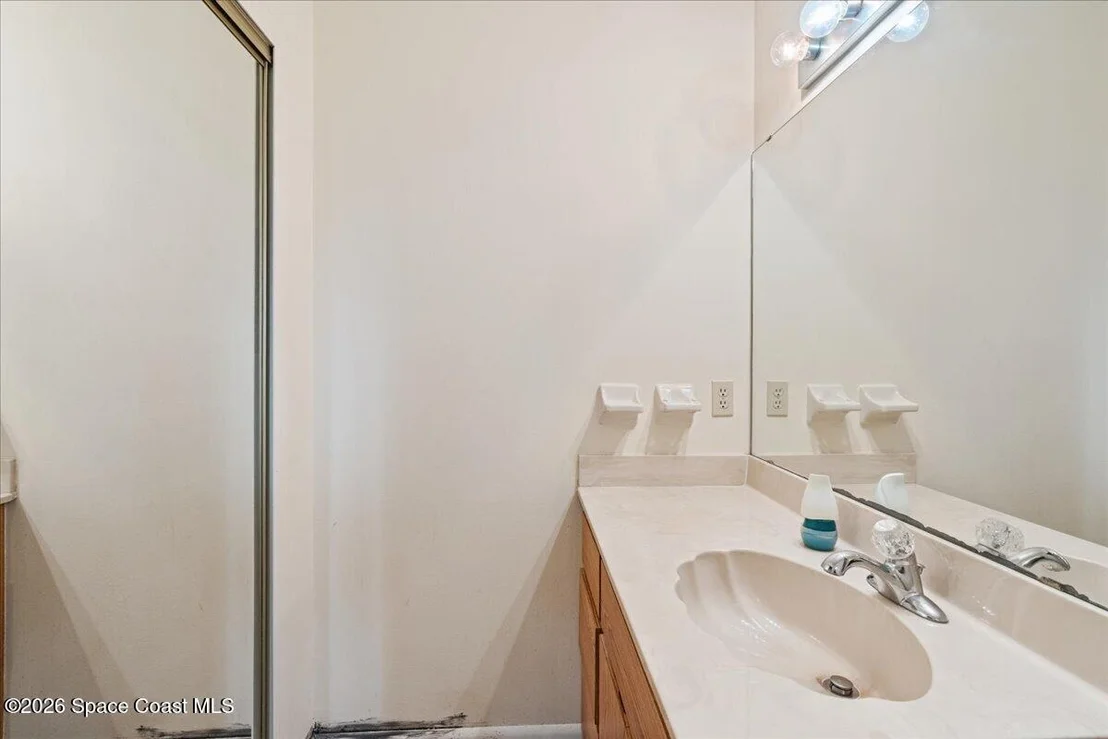 Photo of 5665 Hemsing Street