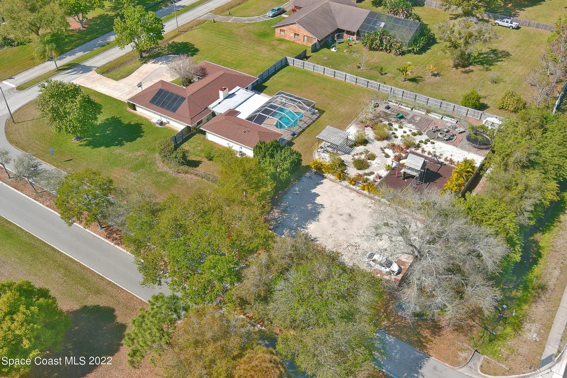 Photo of 1814 Oak Drive N