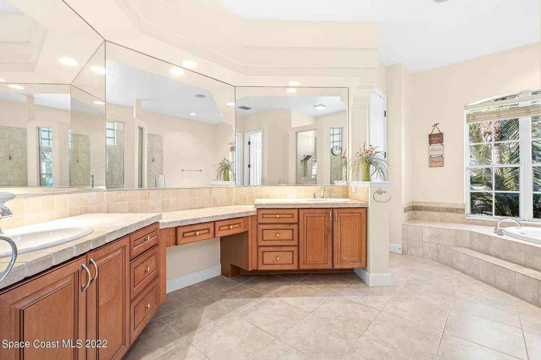 Photo of 233 Flanders Drive