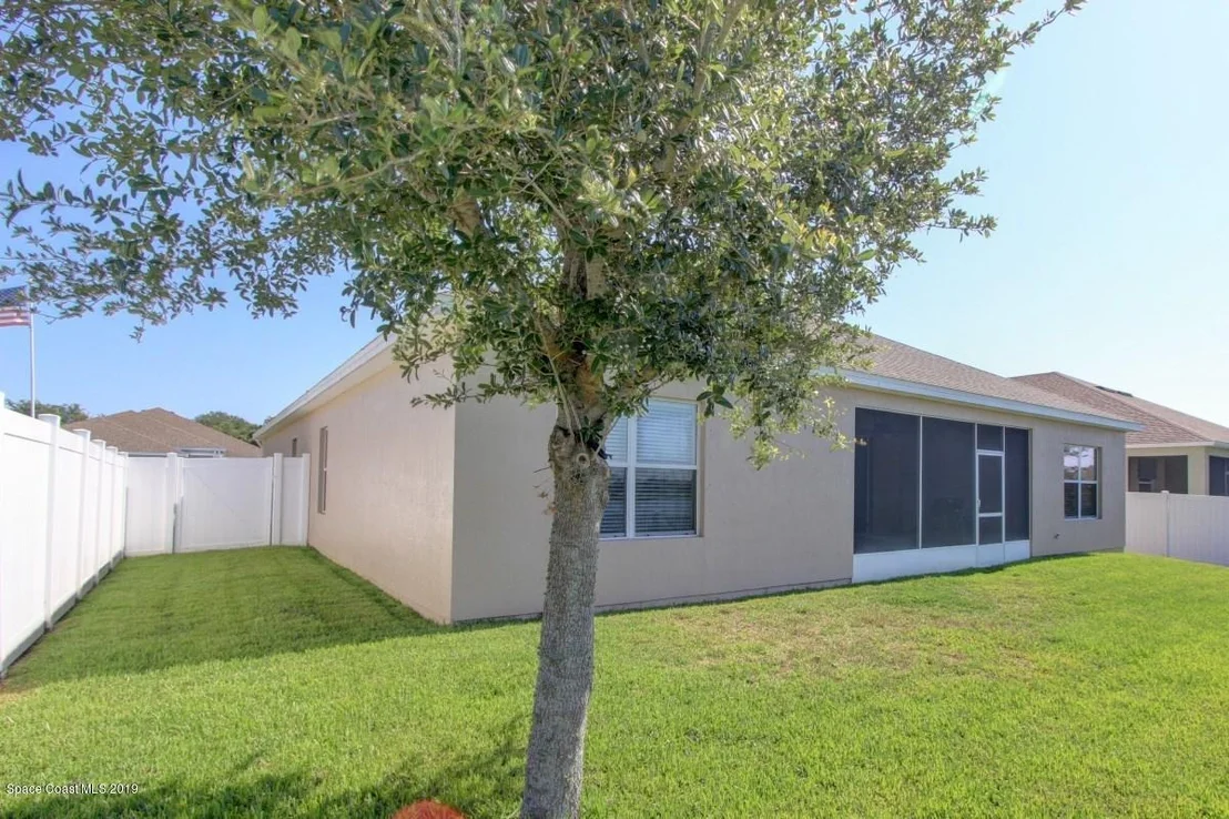 Photo of 1781 Bridgeport Circle