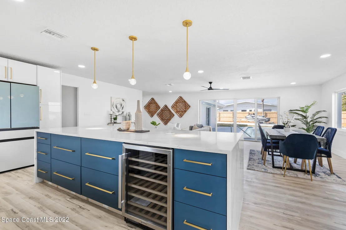 Photo of 77 W Bay Drive