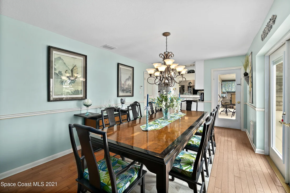 Photo of 432 Cardinal Drive