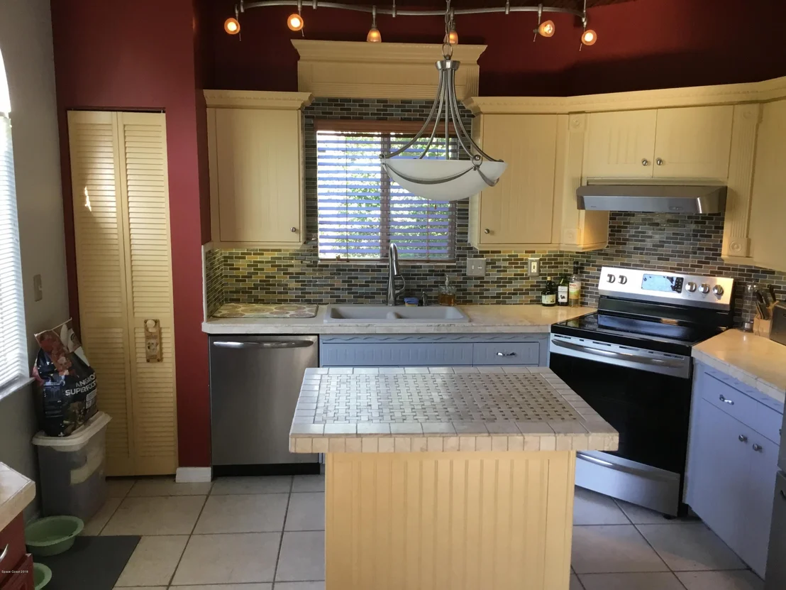 Photo of 1133 Goldenrod Circle NE