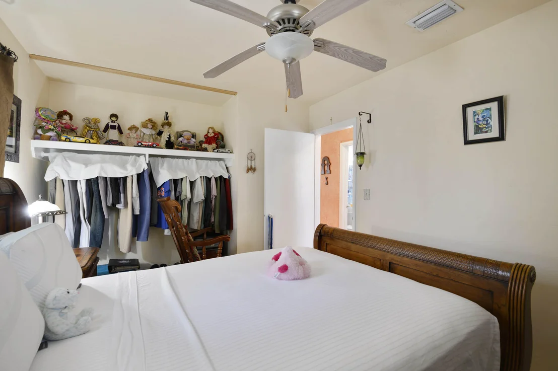 Photo of 939 Bianca Drive NE