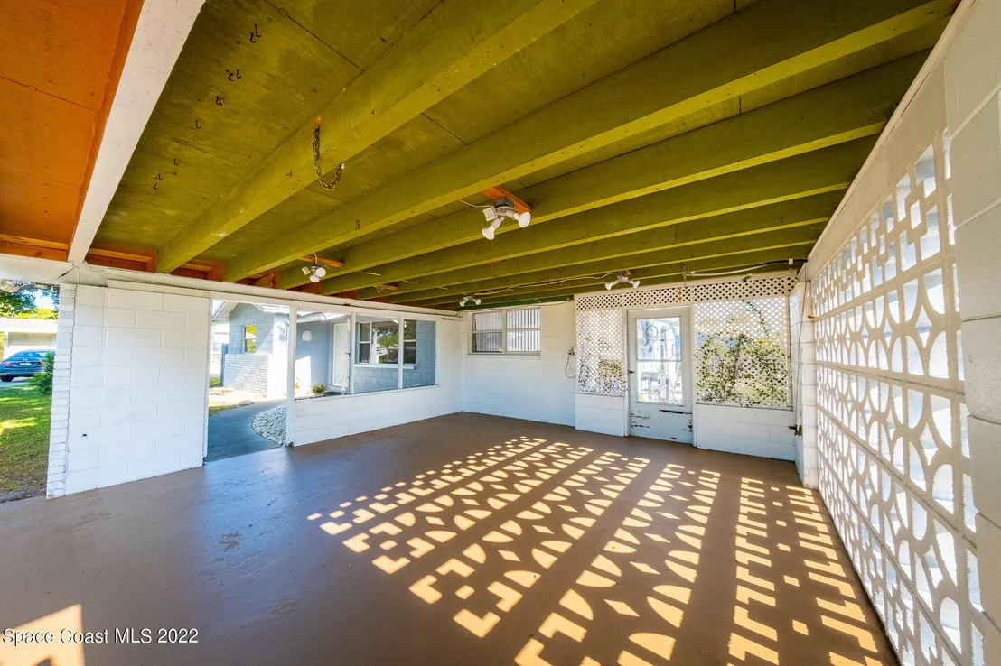 Photo of 982 Cardon Drive