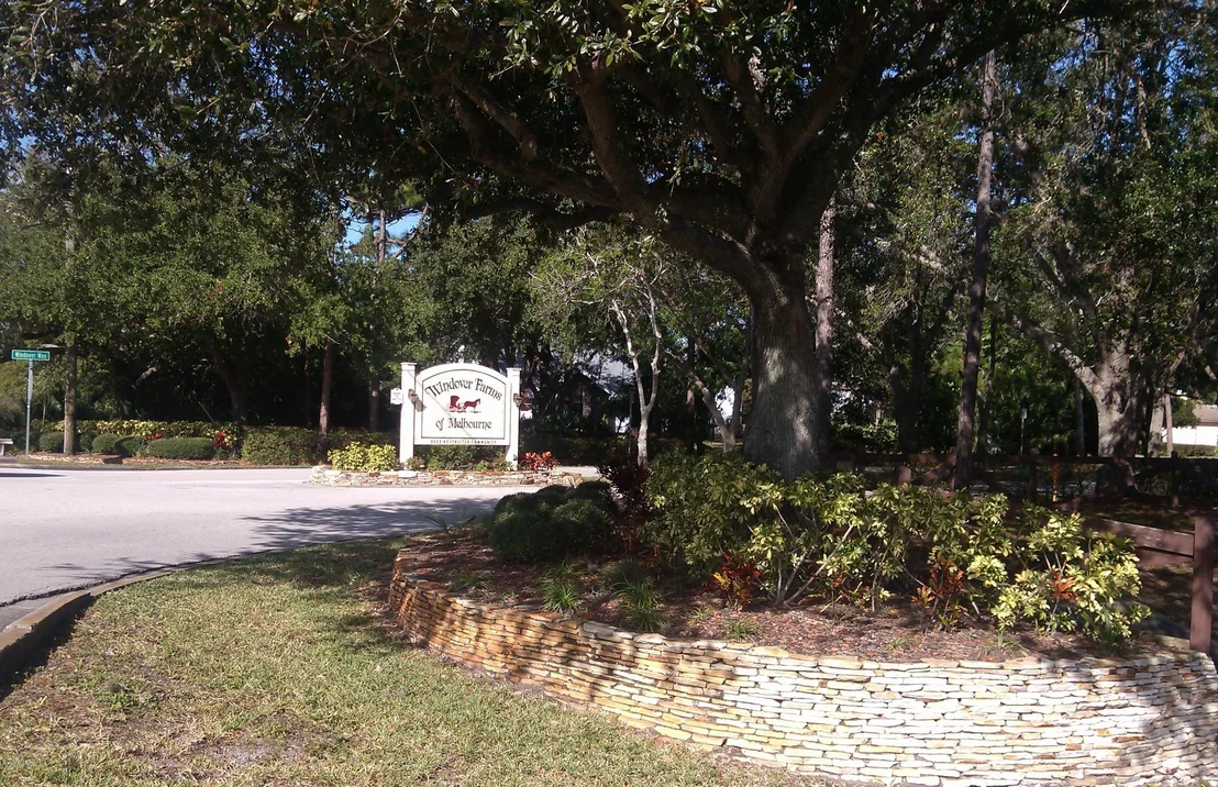 Photo of 4474 Long Lake Road