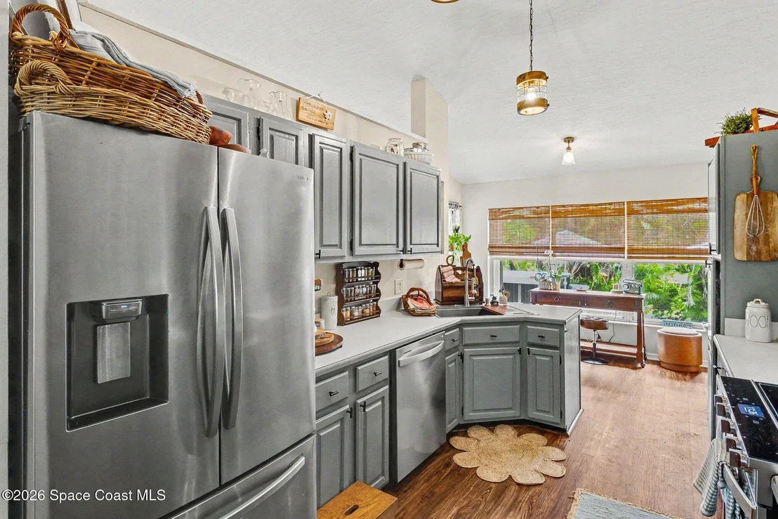 Photo of 1051 Mandarin Drive NE