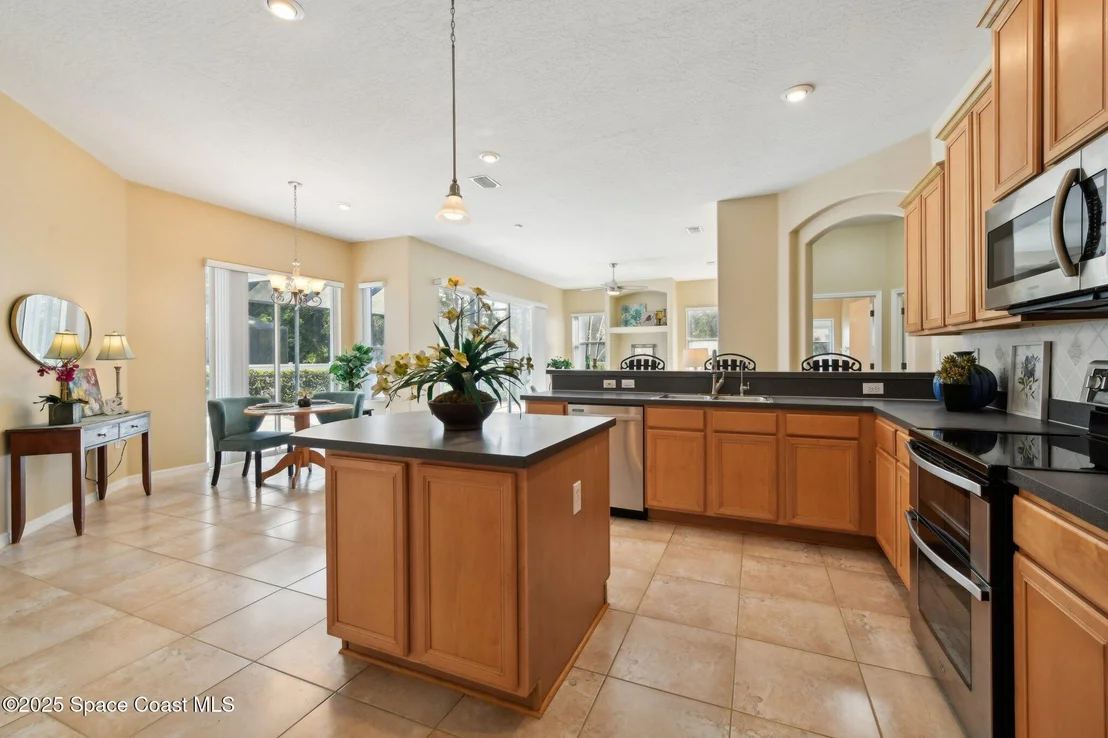 Photo of 115 Ridgemont Circle SE