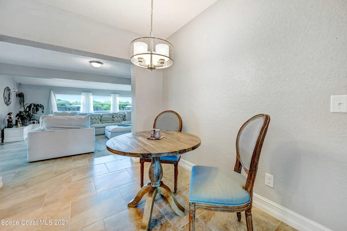 Photo of 827 Glenmore Circle