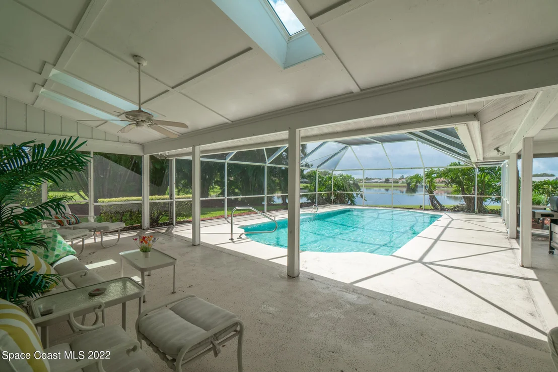 Photo of 686 Rossmoor Circle
