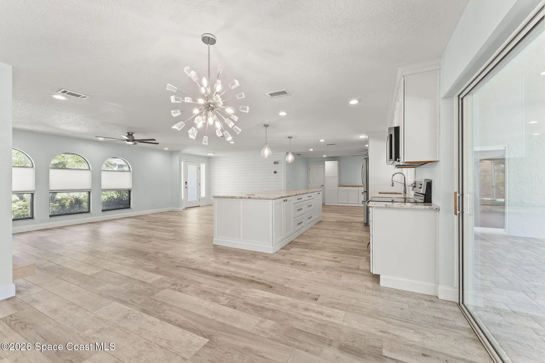 Photo of 398 Grant Avenue
