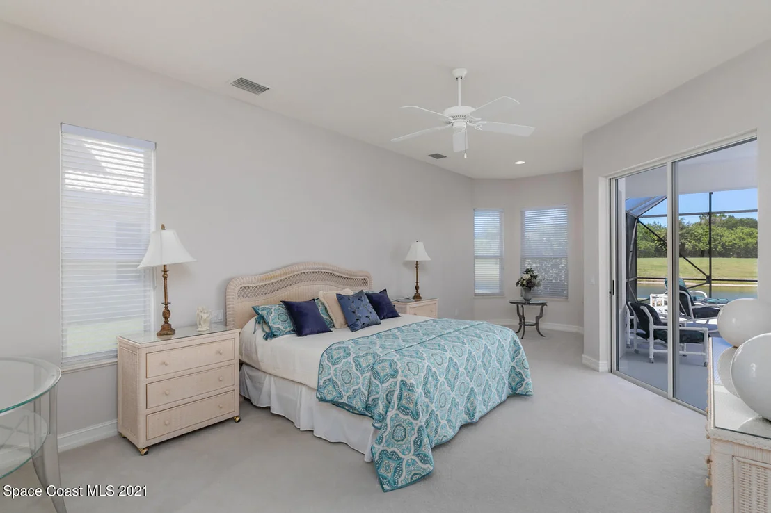Photo of 955 Chatsworth Drive