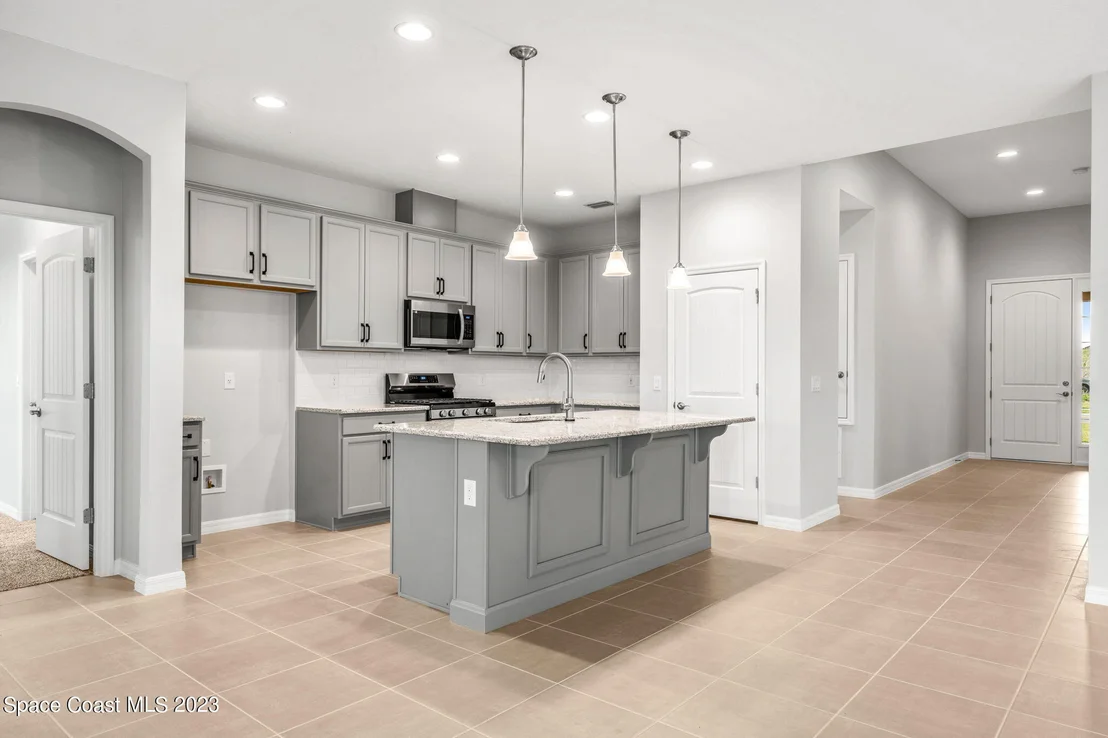 Photo of 8100 Lucent Court