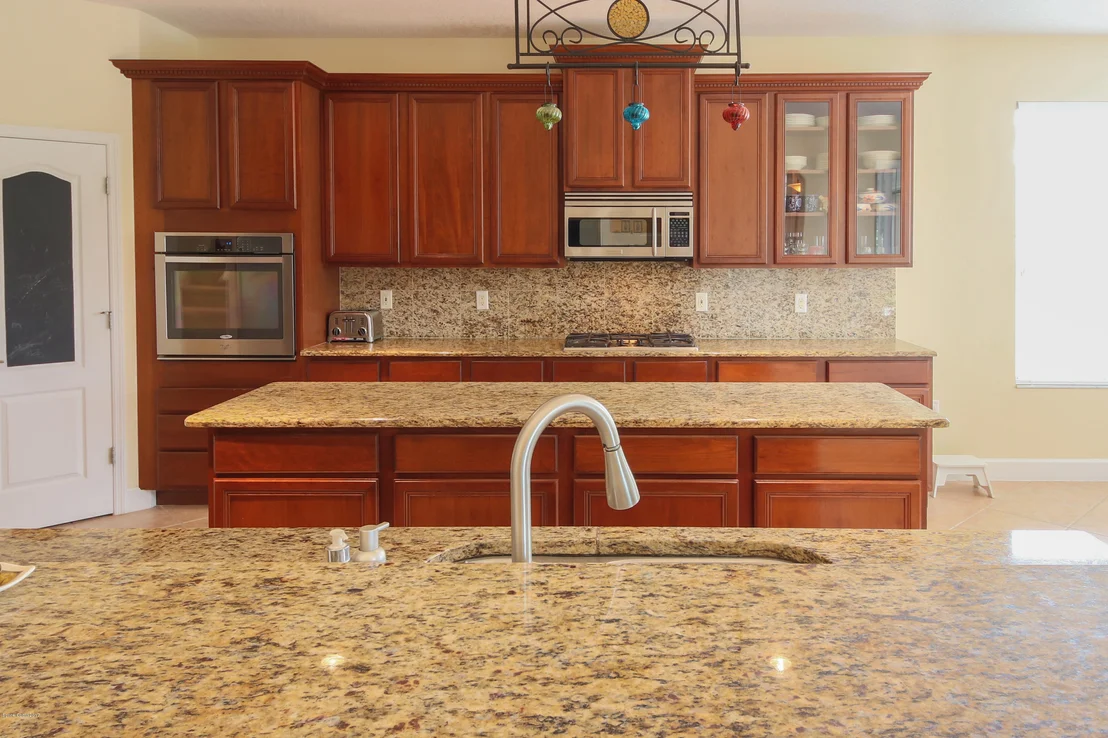 Photo of 885 Chatsworth Drive