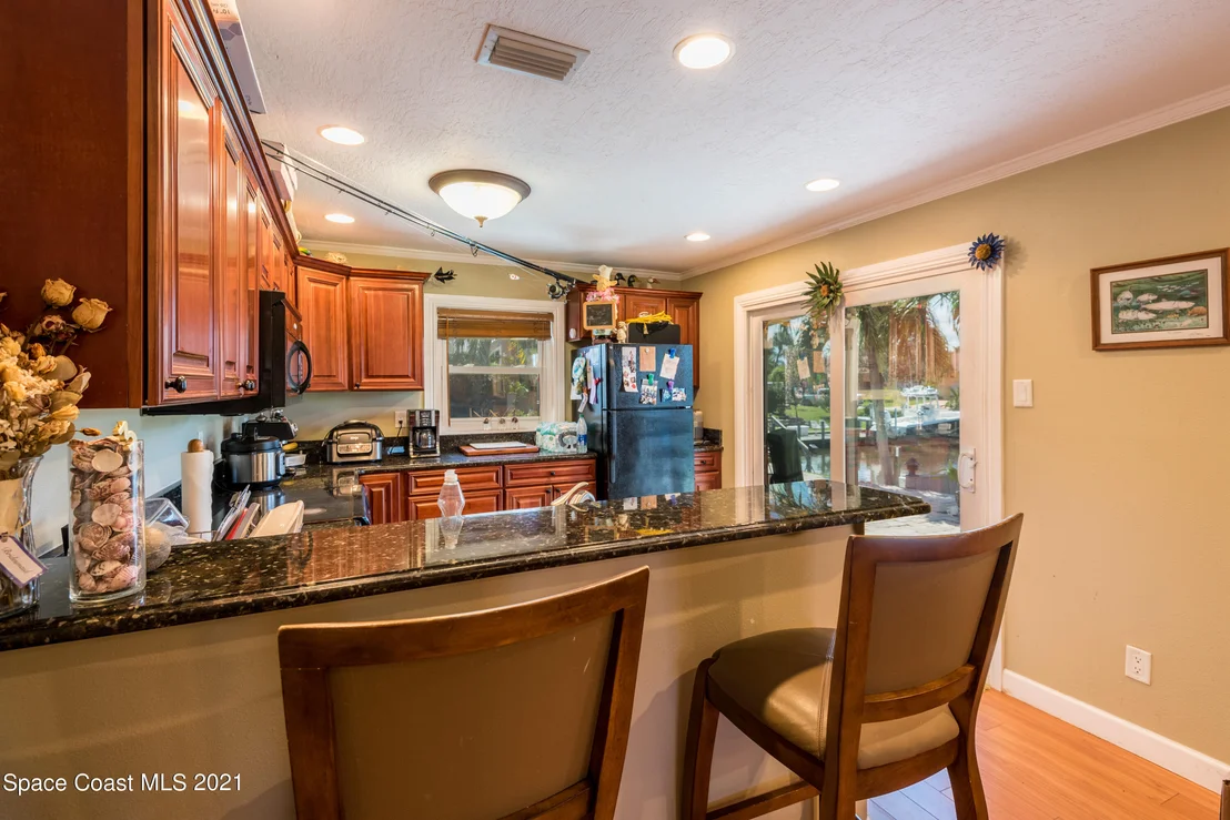 Photo of 2294 N Riverside Drive