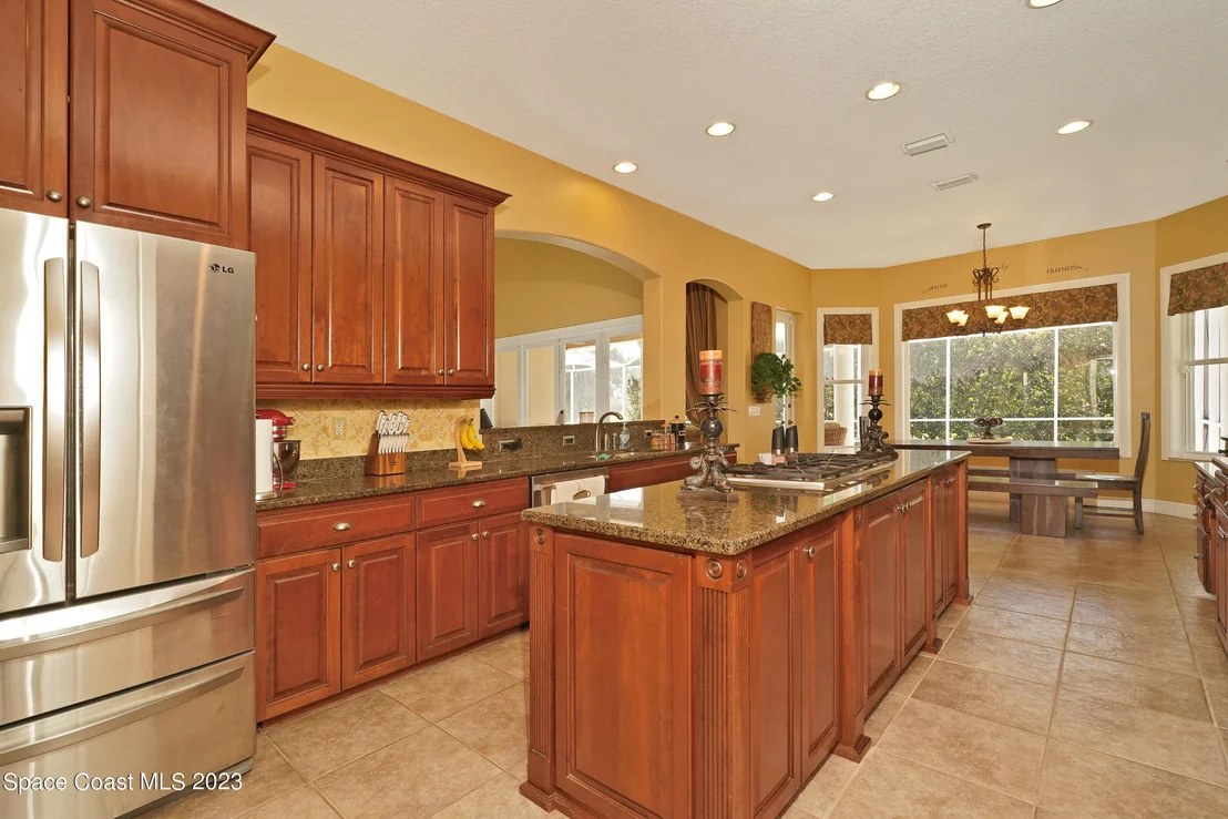 Photo of 2217 Royal Oaks Drive