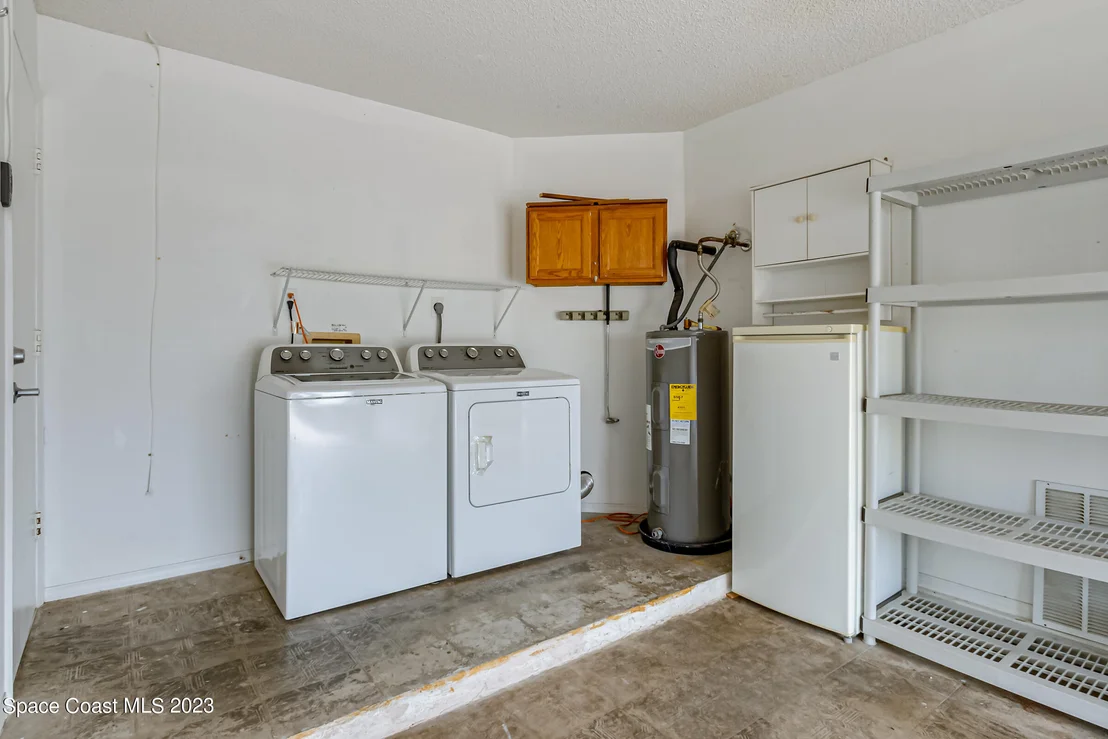 Photo of 921 Wateroak Drive NE