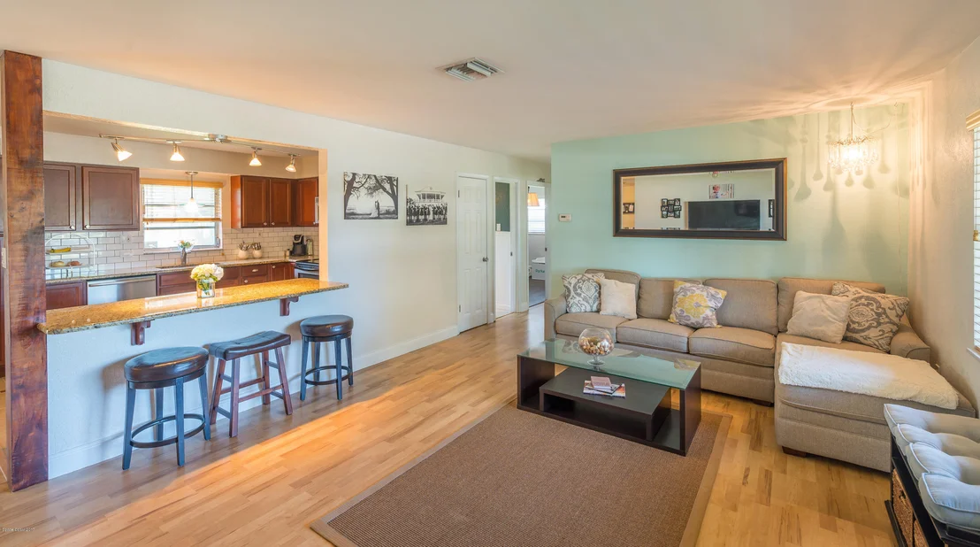 Photo of 385 Pine Boulevard