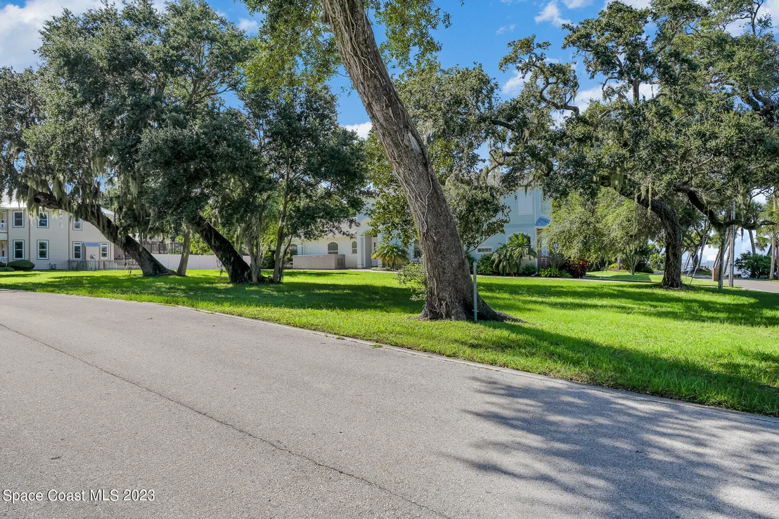 Photo of 1479 Rockledge Drive